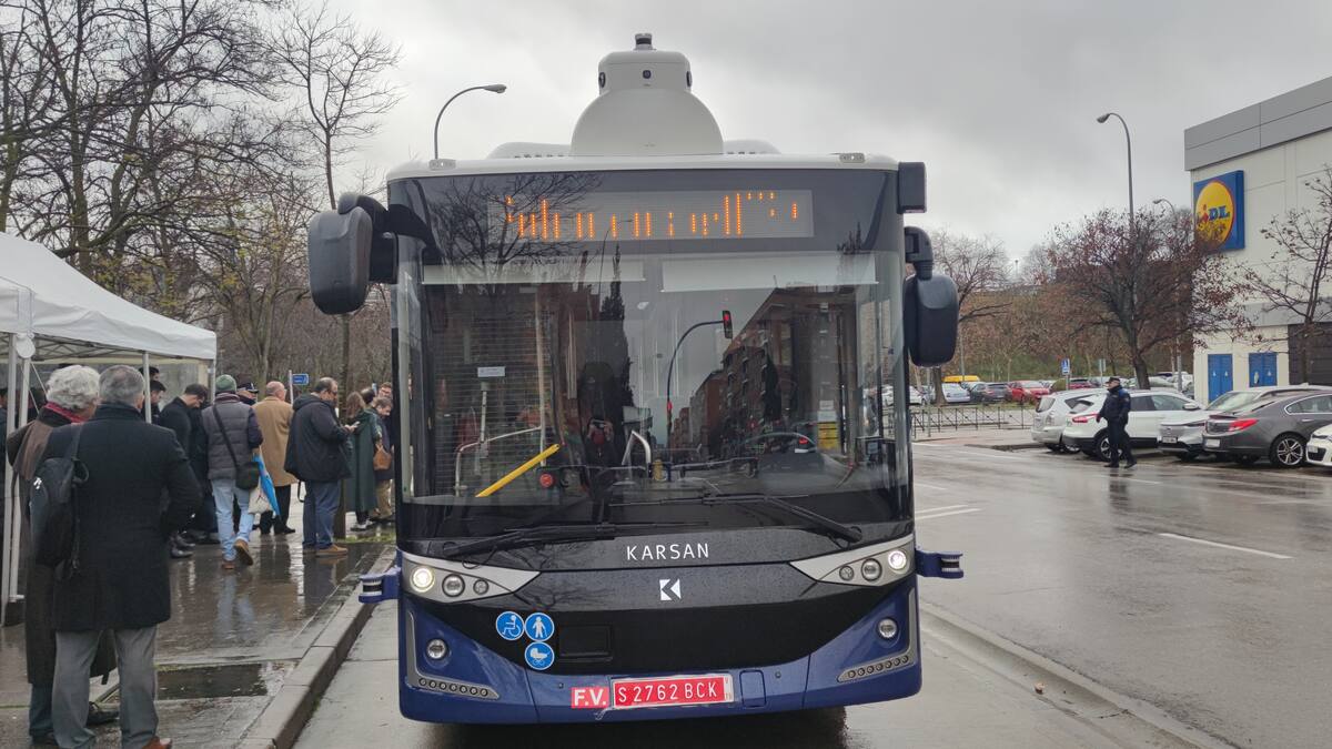 Jorge Rodrigo, consejero de Transportes de la Comunidad de Madrid, habla sobre el proyecto piloto de autobús autónomo que se ha presentado en Leganés.