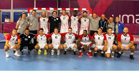 Imagen de la selección de los Estados Unidos que participó en los últimos Juegos Panamericanos con el ademarista Donlin (17) en sus filas