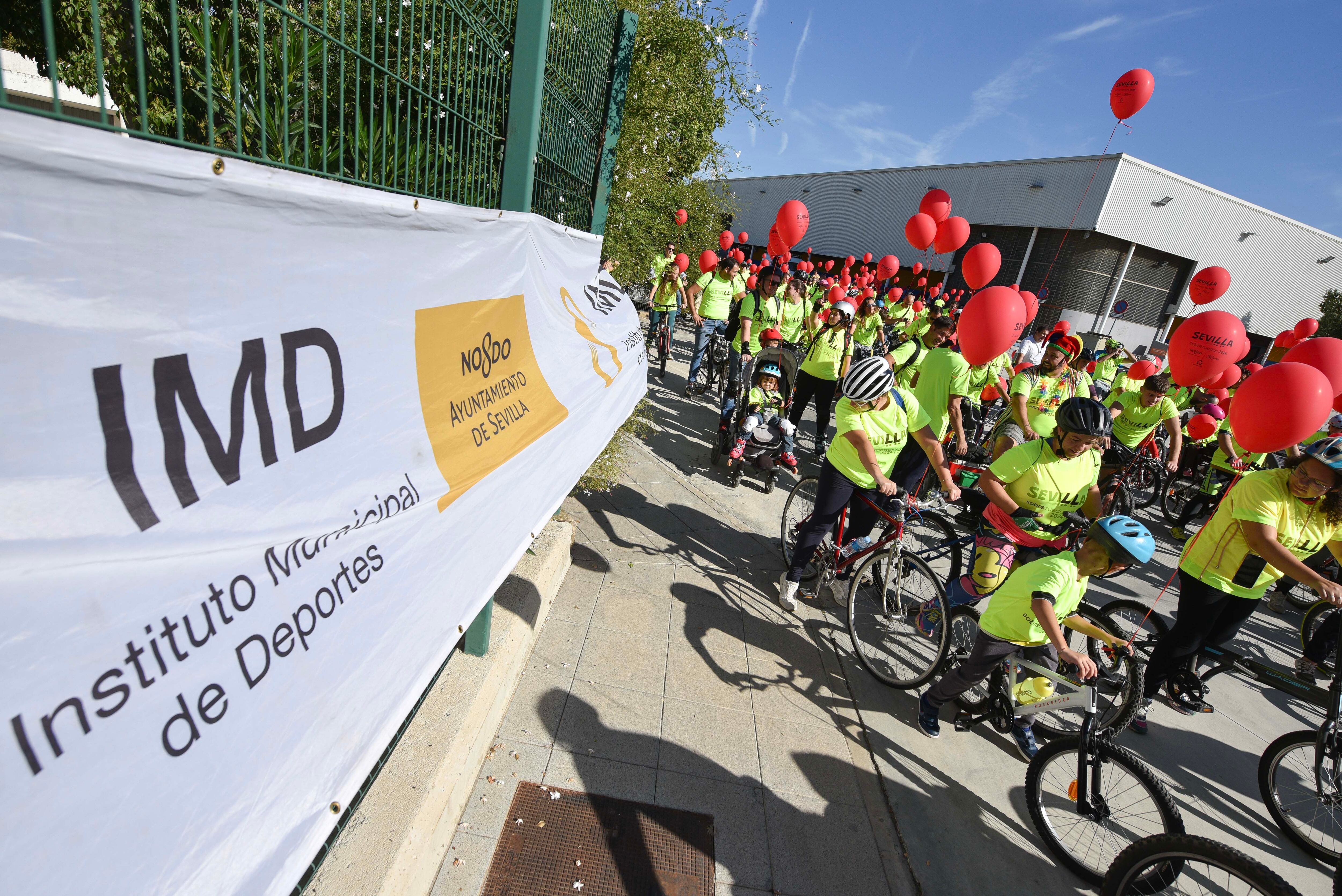 Más de 4.000 participantes en 'Sevilla sobre ruedas'