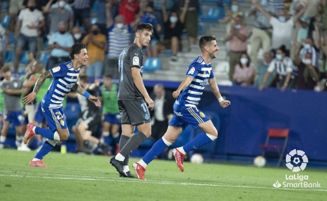 Els jugadors de la Ponferradina celebren el segon gol.