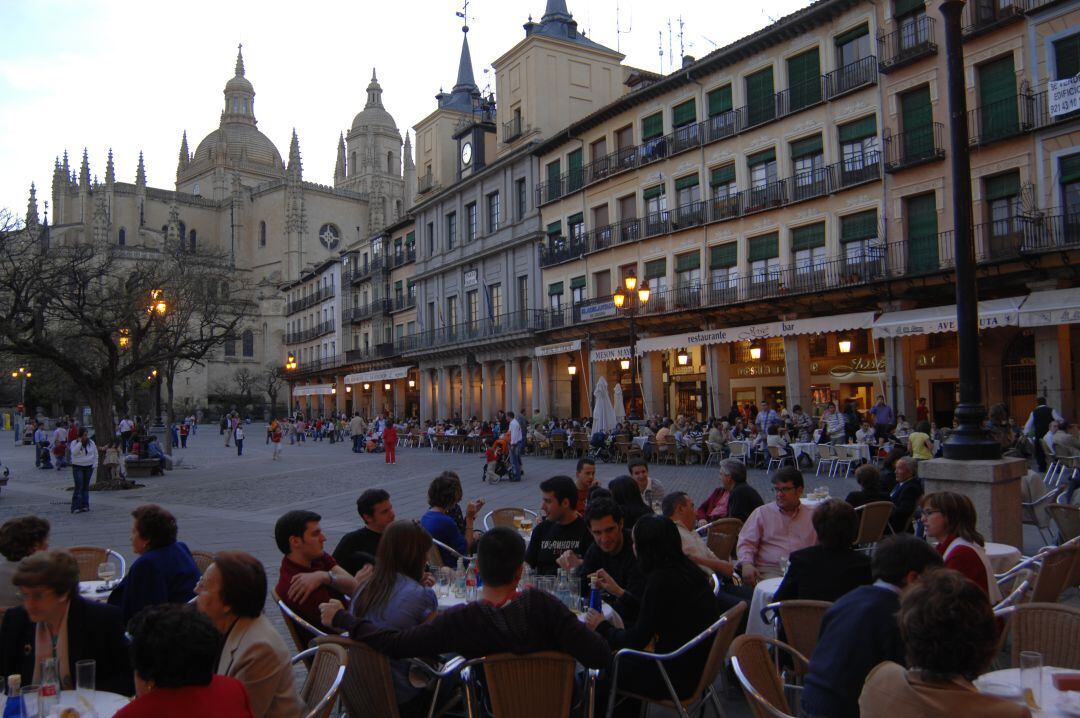 El sector servicios es en el que más aumenta el desempleo