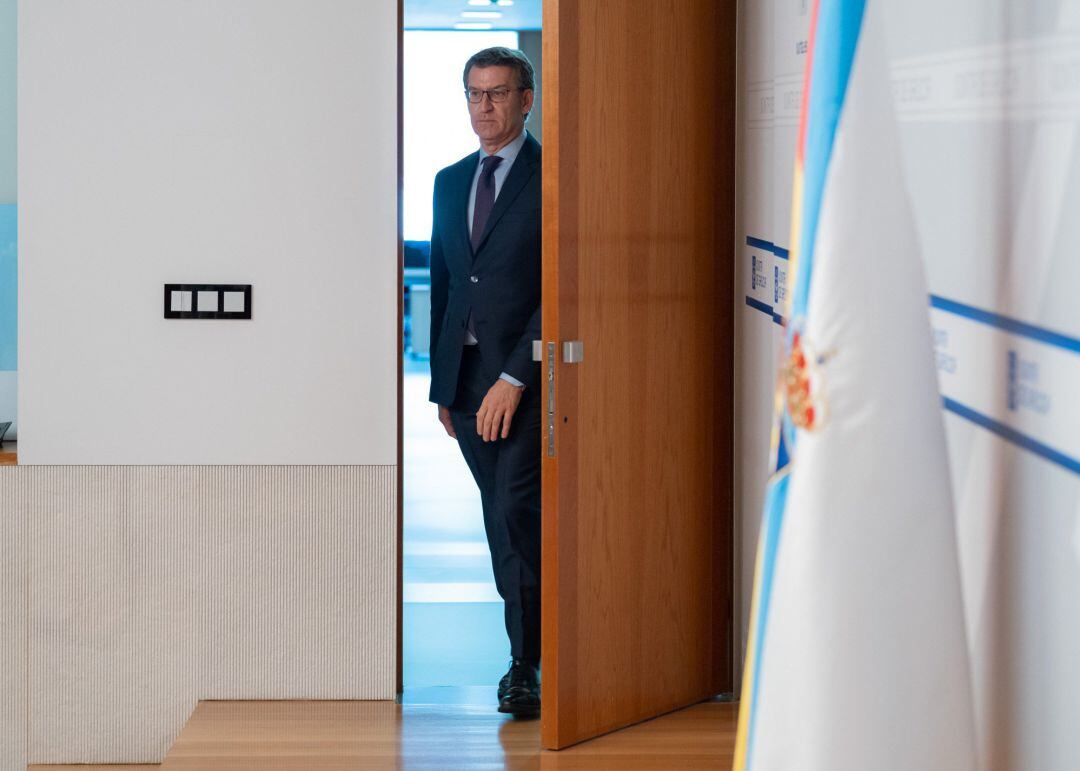 Feijóo entra en la sala de prensa de San Caetano 
 
 