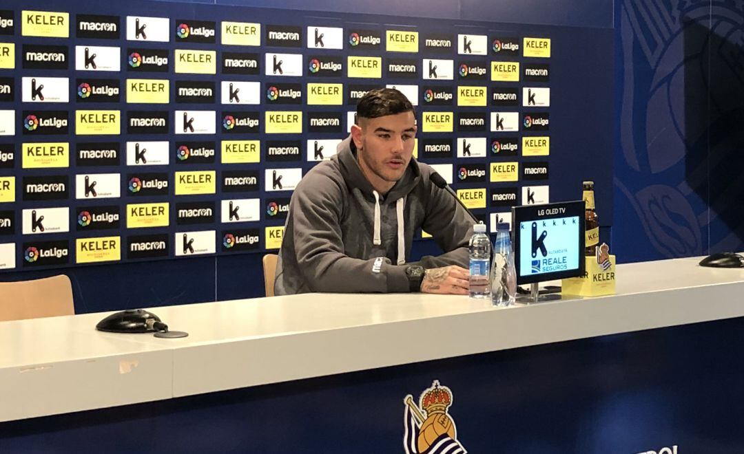 Theo responde a los medios en Zubieta