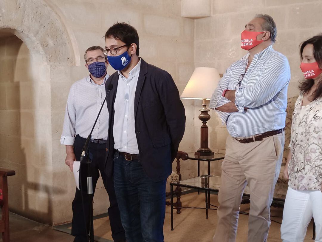 Rueda de prensa después de la reunión entre el Govern y patronales de restauración.