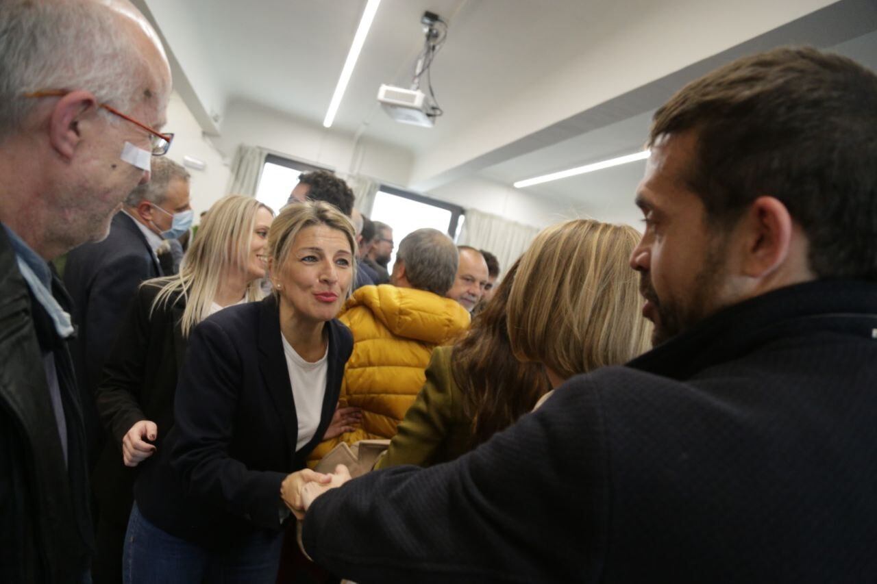 La vicepresidenta segunda, Yolanda Díaz y el candidato de Ganar Alcorcón, Jesús Santos