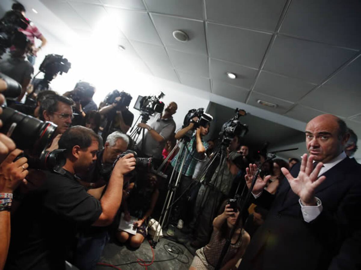 De Guindos niega nuevos ajustes para lograr la intervención del Banco Central Europeo