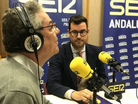 Antonio Segura, vicepresidente de Alianza Sevilla, junto a Salomón Hachuel, en Hoy por Hoy Sevilla