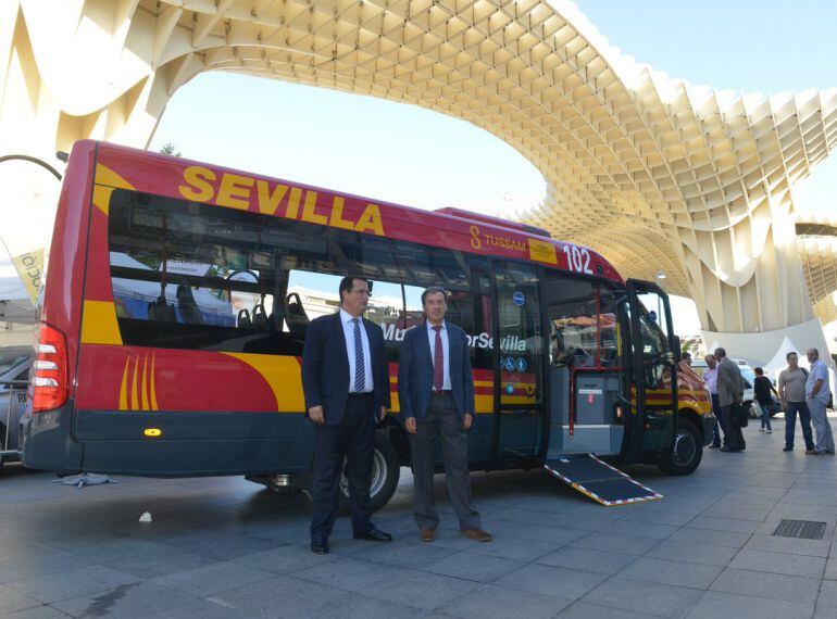 Tussam incorpora 2 microbuses C5, + respetuosos con el medio ambiente y adaptados a personas con movilidad reducida