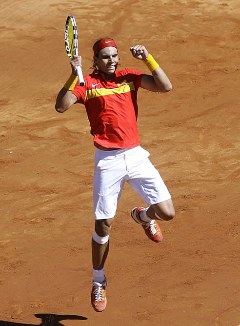 Nadal celebra un triunfo con España