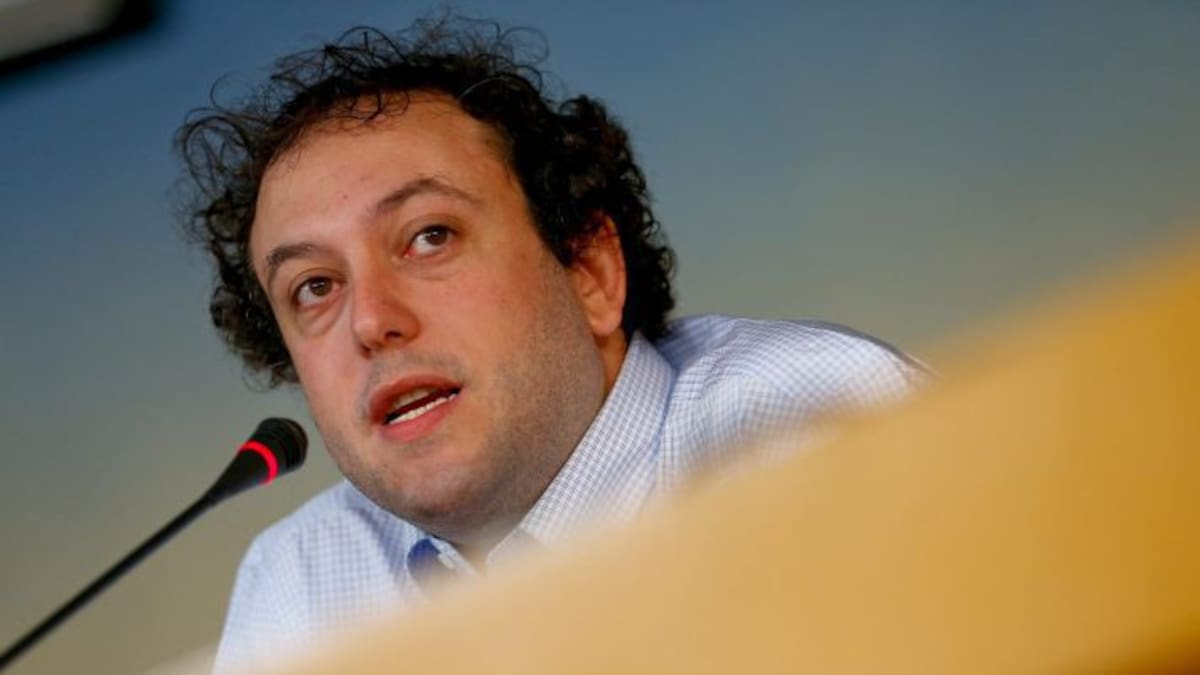 Guillermo Zapata se sienta en el banquillo por un tuit de 2011