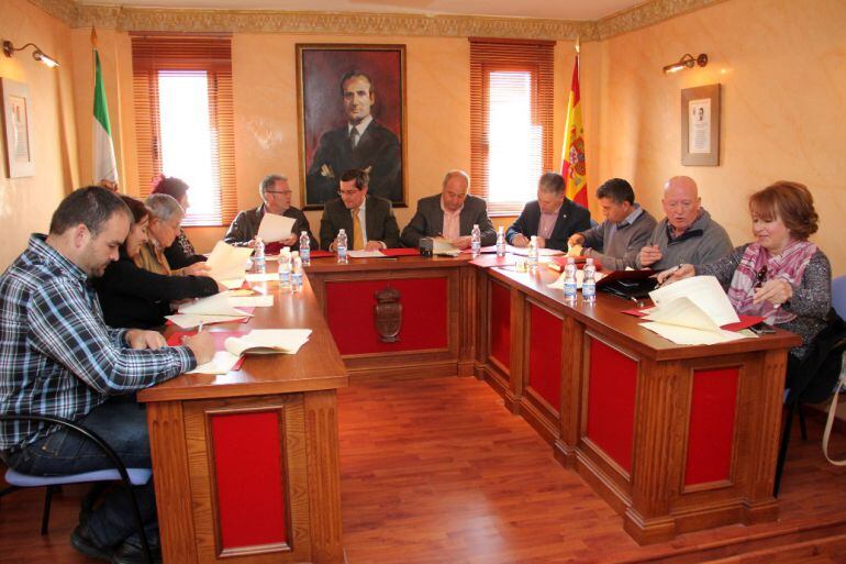 Reunión del presidente de la Diputación de Granada, José Entrena, con los alcaldes del Valle de Lecrín