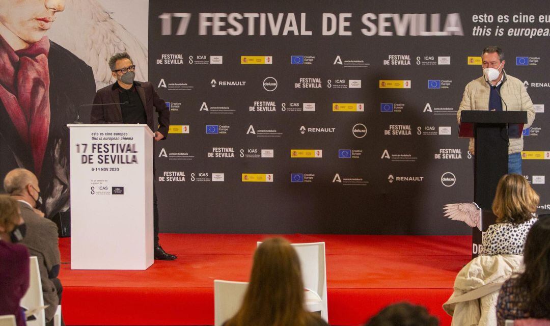 Lectura del palmarés del 17 Festival de Sevilla. 
 