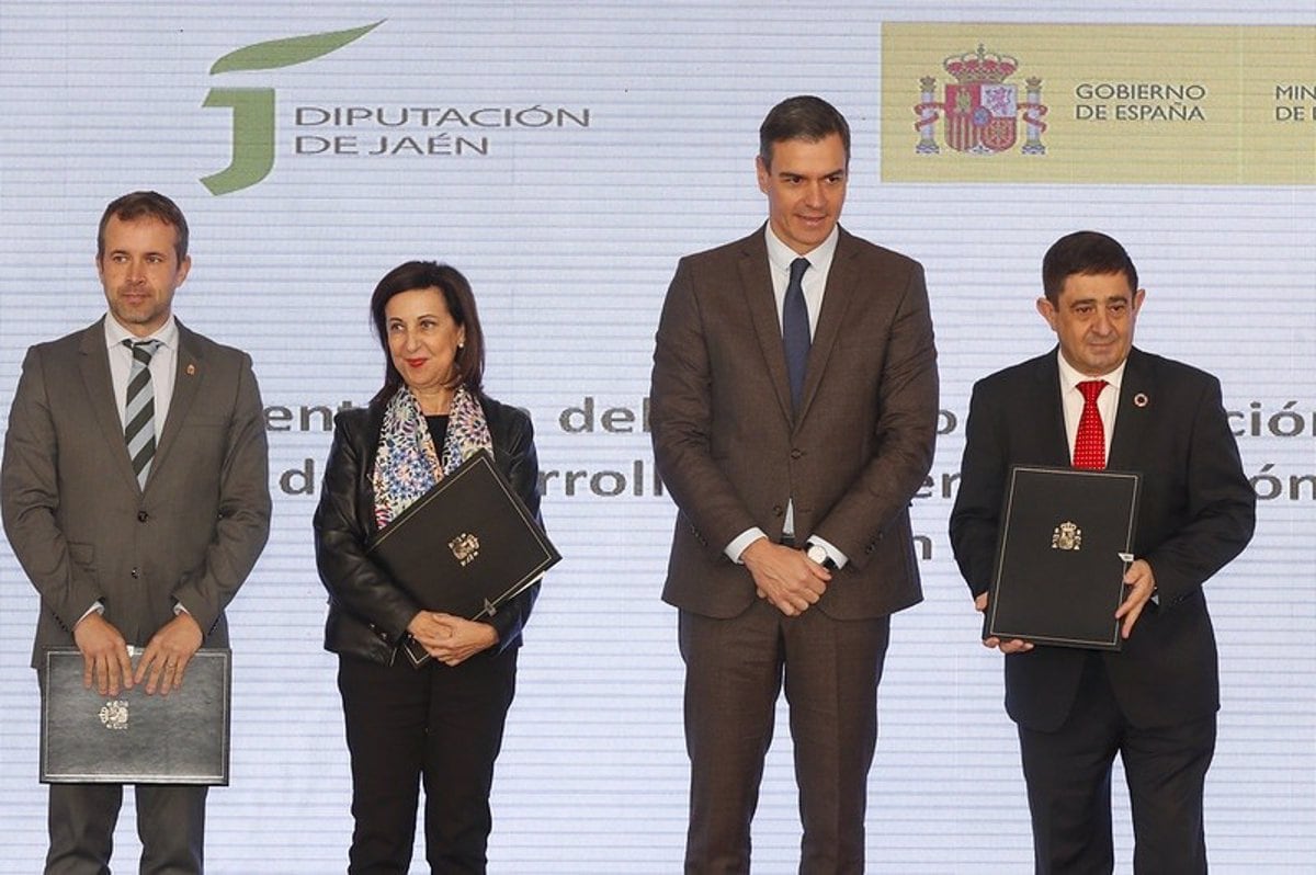Julio Millán, Margarita Robles, Pedro Sánchez y Francisco Reyes en la presentación del Cetedex en diciembre de 2022