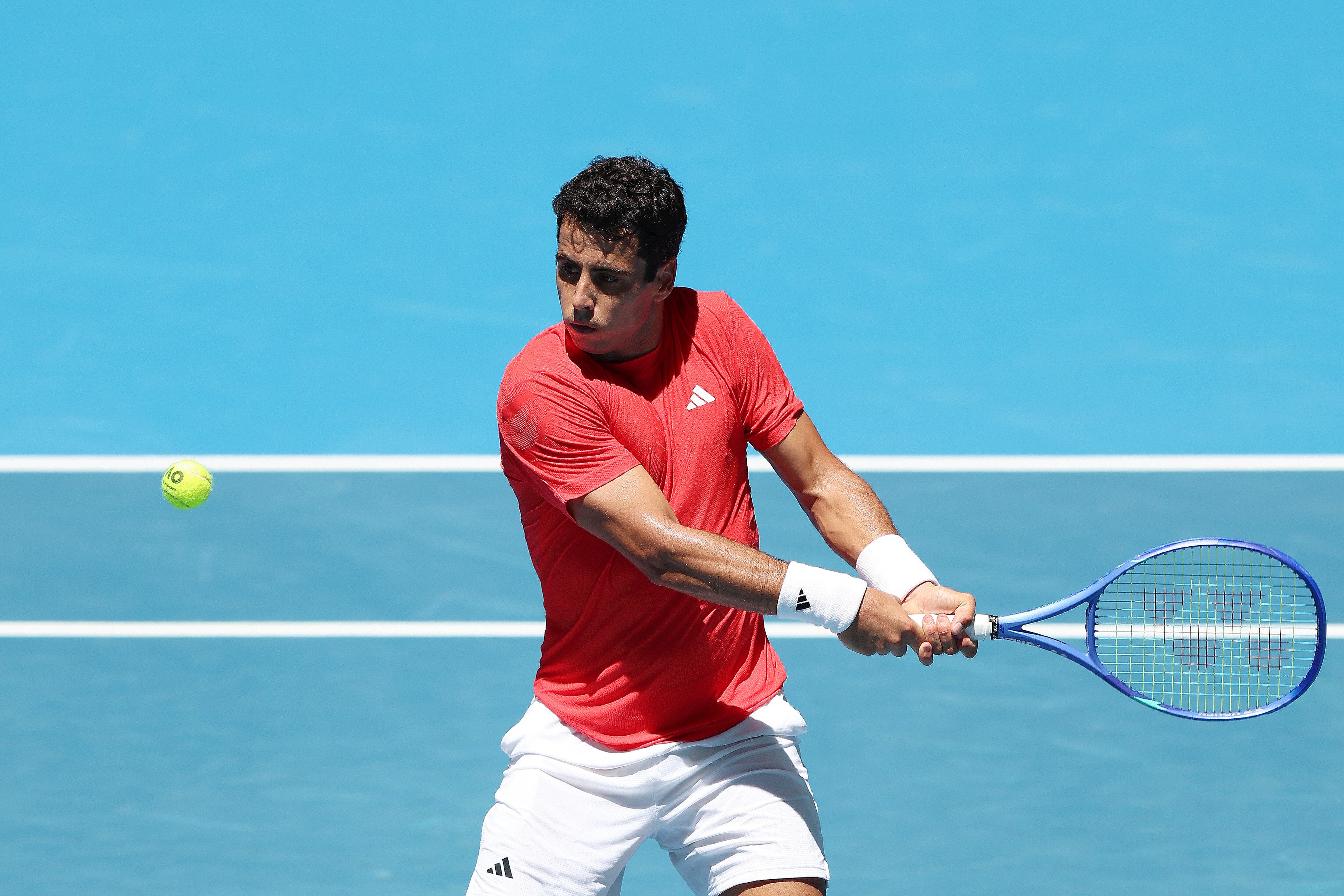 PERTH, AUSTRALIA - JANUARY 05: Jaume Munar of Team Spain plays a backhand in the Men's singles match against Taylor Fritz of Team USA during Day 4 of the United Cup at RAC Arena on January 05, 2026 in Perth, Australia. (Photo by Janelle St Pierre/Getty Images)