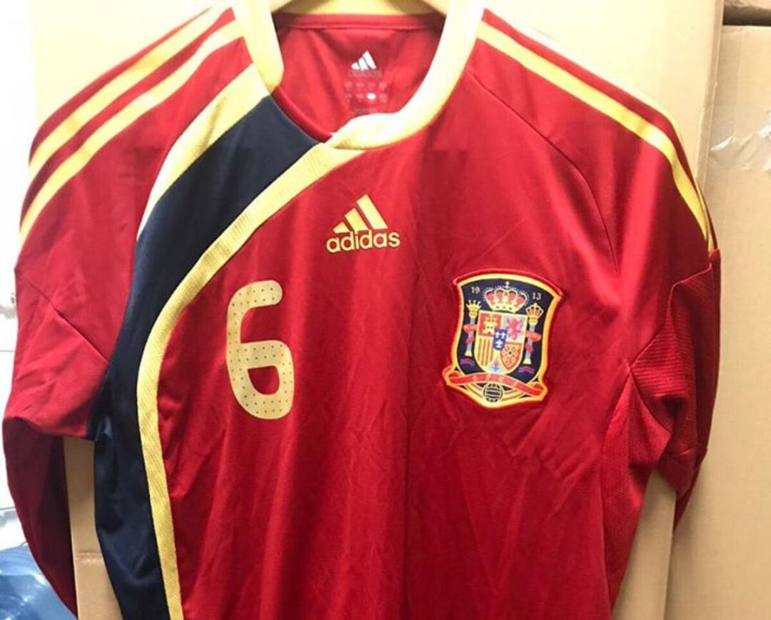 La camiseta de la selección española de Pablo Hernández  es una de las subastadas