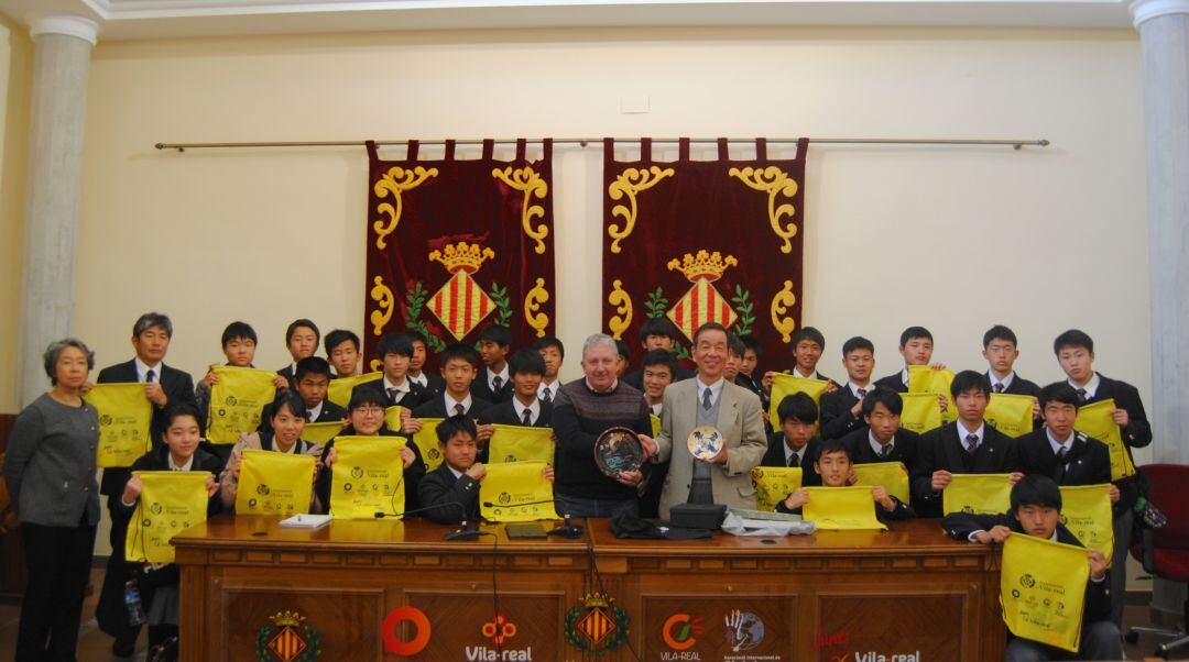 Visita alumnos japoneses