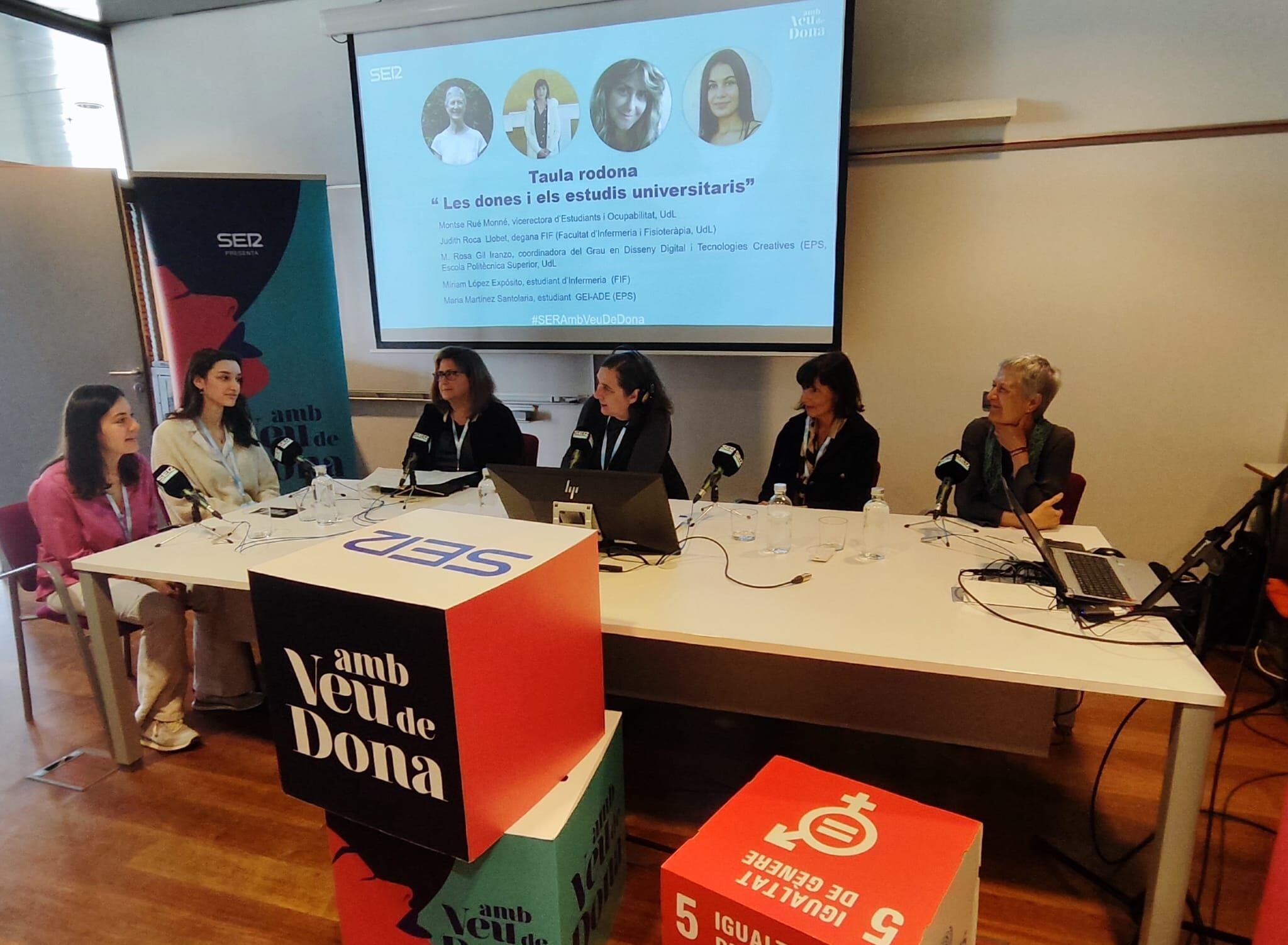 Alumnes i professores de la UdL han centrat la primera taula rodona de l'"Amb Veu de Dona" 2023 des de la Universitat de Lleida.