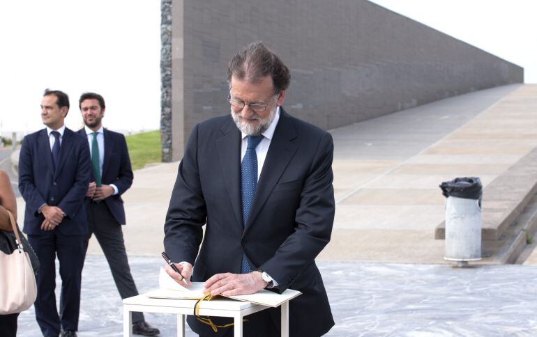 Rajoy tiene la agenda repleta para reunirse con Cristina Cifuentes