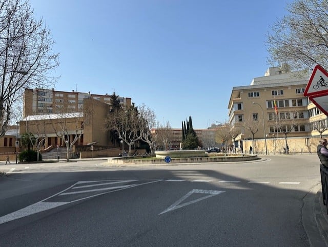 Estado actual de la fuente de la plaza Luis Buñuel en Huesca