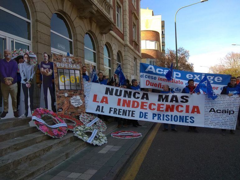 Concentración a las puertas de Subdelegación