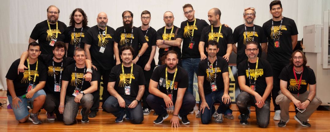 Foto de familia con algunos de los participantes al congreso