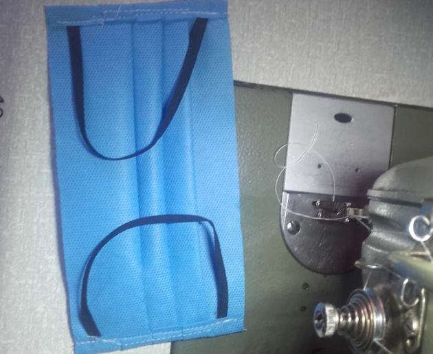 Un grupo de voluntarios están fabricando mascarillas para el Hospital de Valdepeñas (Ciudad Real)