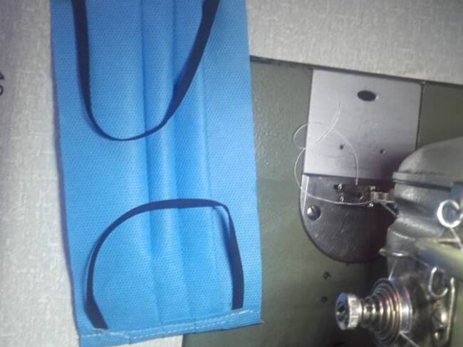 Un grupo de voluntarios están fabricando mascarillas para el Hospital de Valdepeñas (Ciudad Real)