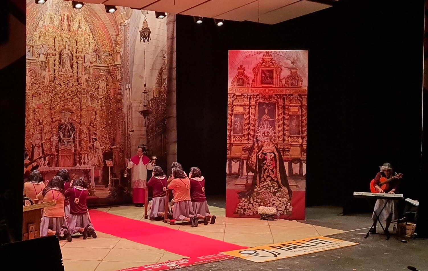 Actuación de la murga Los Mirinda en preliminares del COMBA 2024. Beatas en la catedral de Badajoz