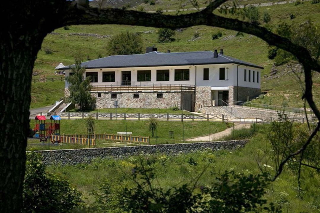 Cafetería de las instalaciones de la cueva de Valporquero