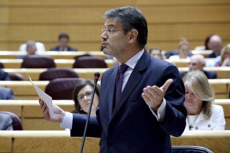 El ministro de Justicia, Rafael Catalá, durante su intervención en la sesión de control del Pleno del Senado