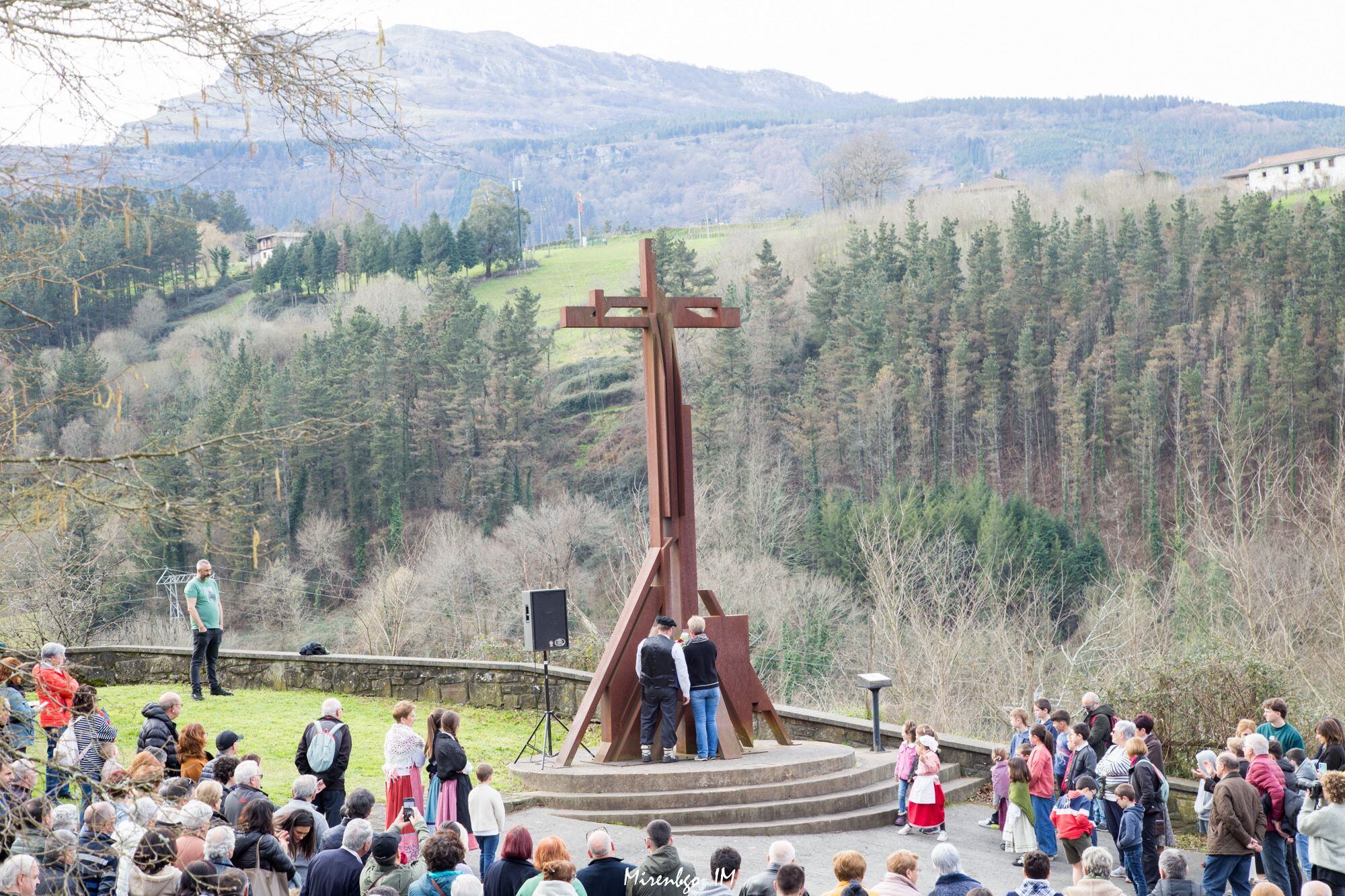 Vecinas de Zeanuri celebrando San Valentín.