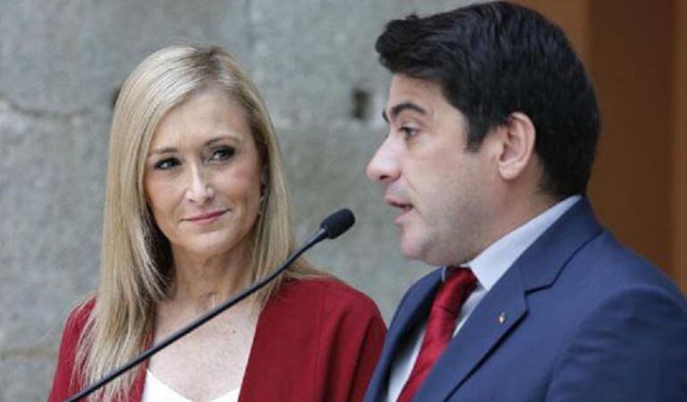 La presidenta de la Comunidad de Madrid, Cristina Cifuentes y el alcalde de Alcorcón, David Pérez