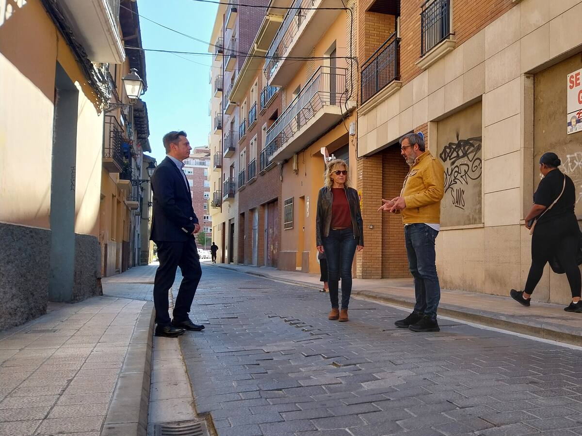 El PSOE Huesca plantea iniciar la reurbanización de las calles Lanuza y Aínsa y renovar el acerado de Gibraltar