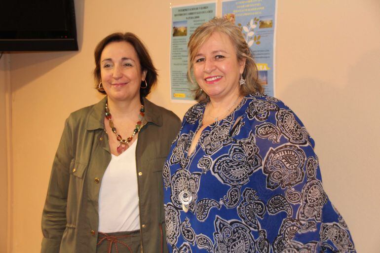 La directora técnica de Empleo de la Diputación ,Ana Corredera junto a la concejal de Turismo, Isabel Barriga