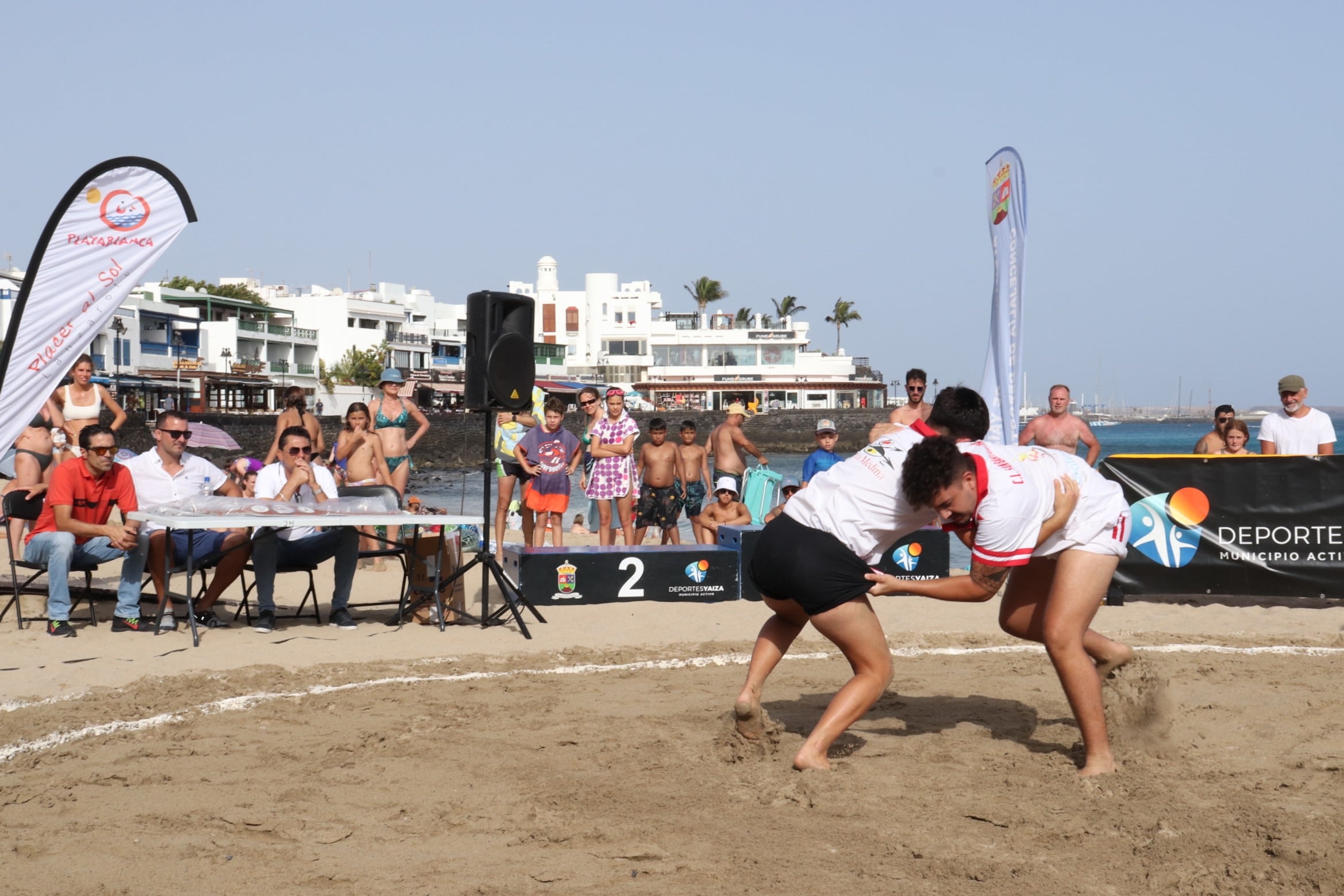 Una de las agarradas que se pudo ver en Playa Blanca.