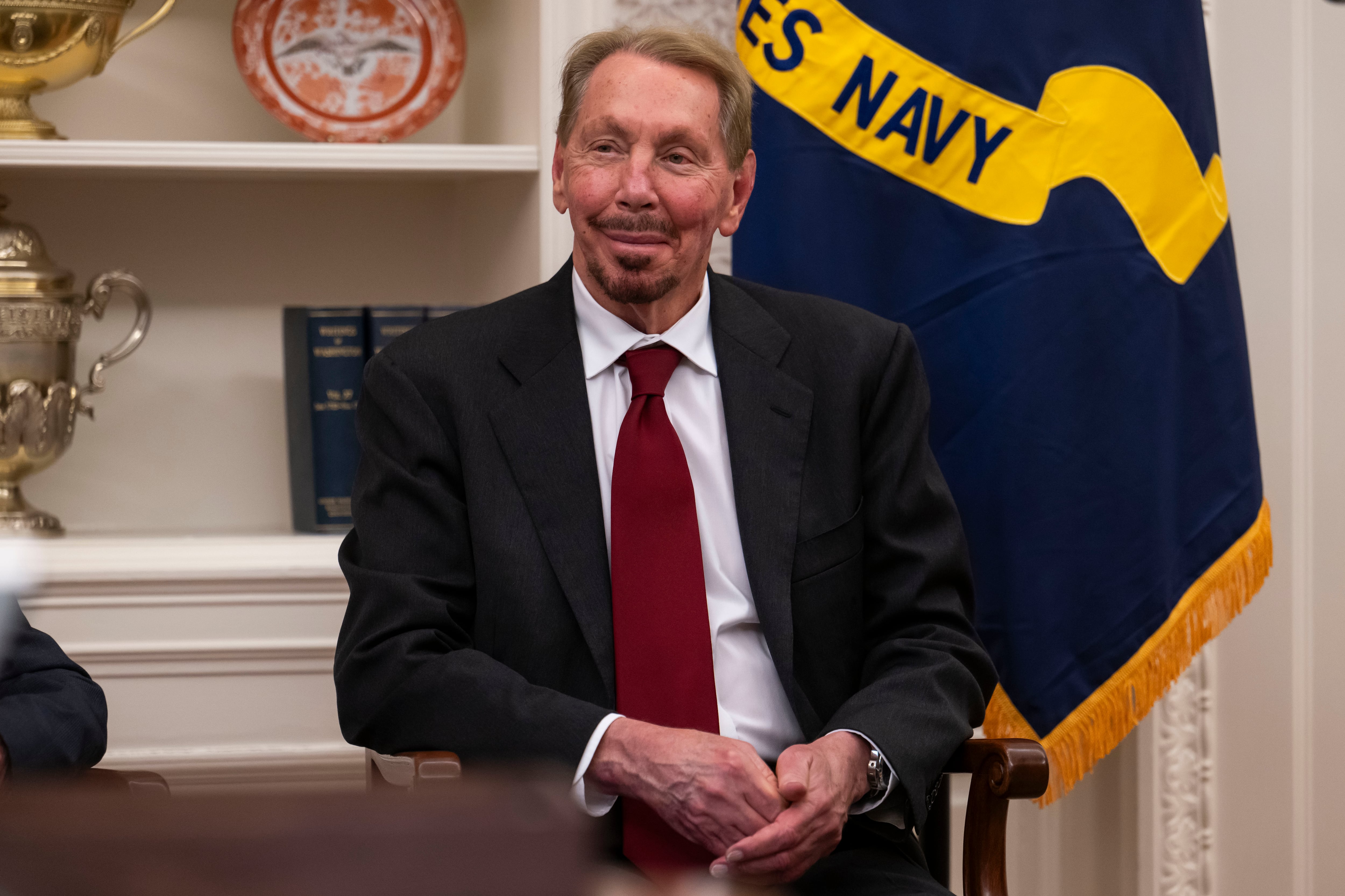 Larry Ellison en el despacho Oval en una reunión de líderes de empresas tecnológicas junto a Donald Trump el pasado 3 de febrero