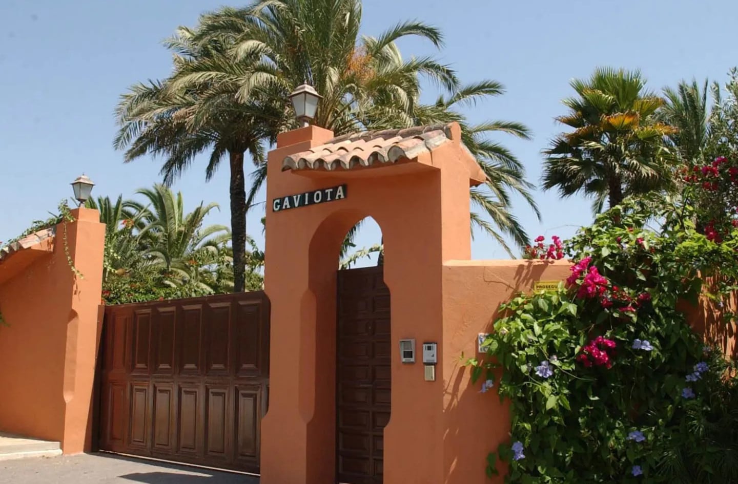 Fachada de la casa del actor Antonio Banderas en la localidad malagueña de Marbella, conocida como &quot;La Gaviota&quot;