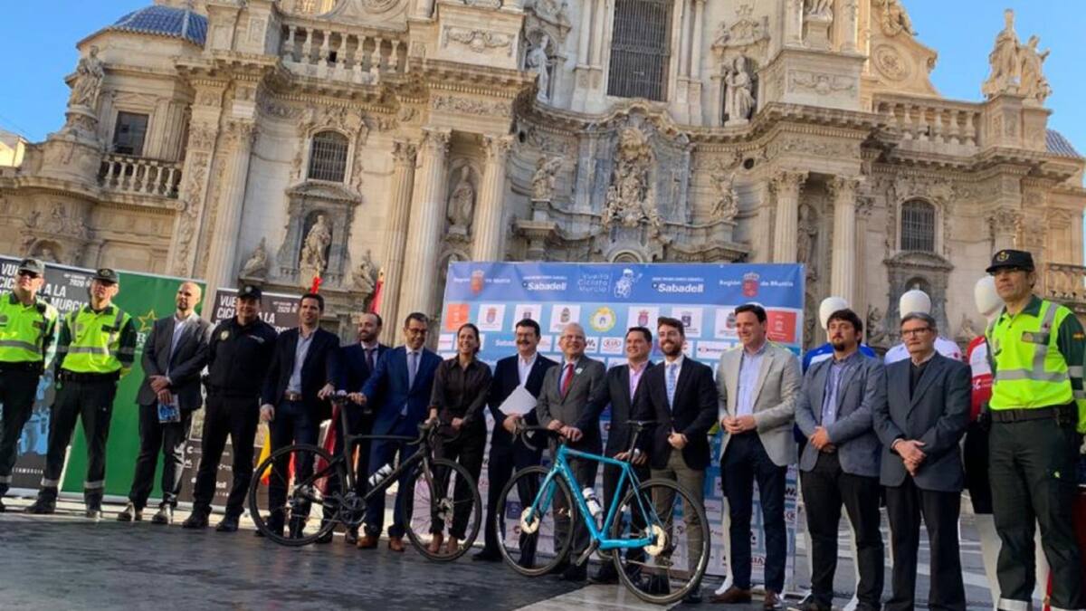 Cartel de lujo para celebrar los 40 años de la Vuelta Ciclista a Murcia