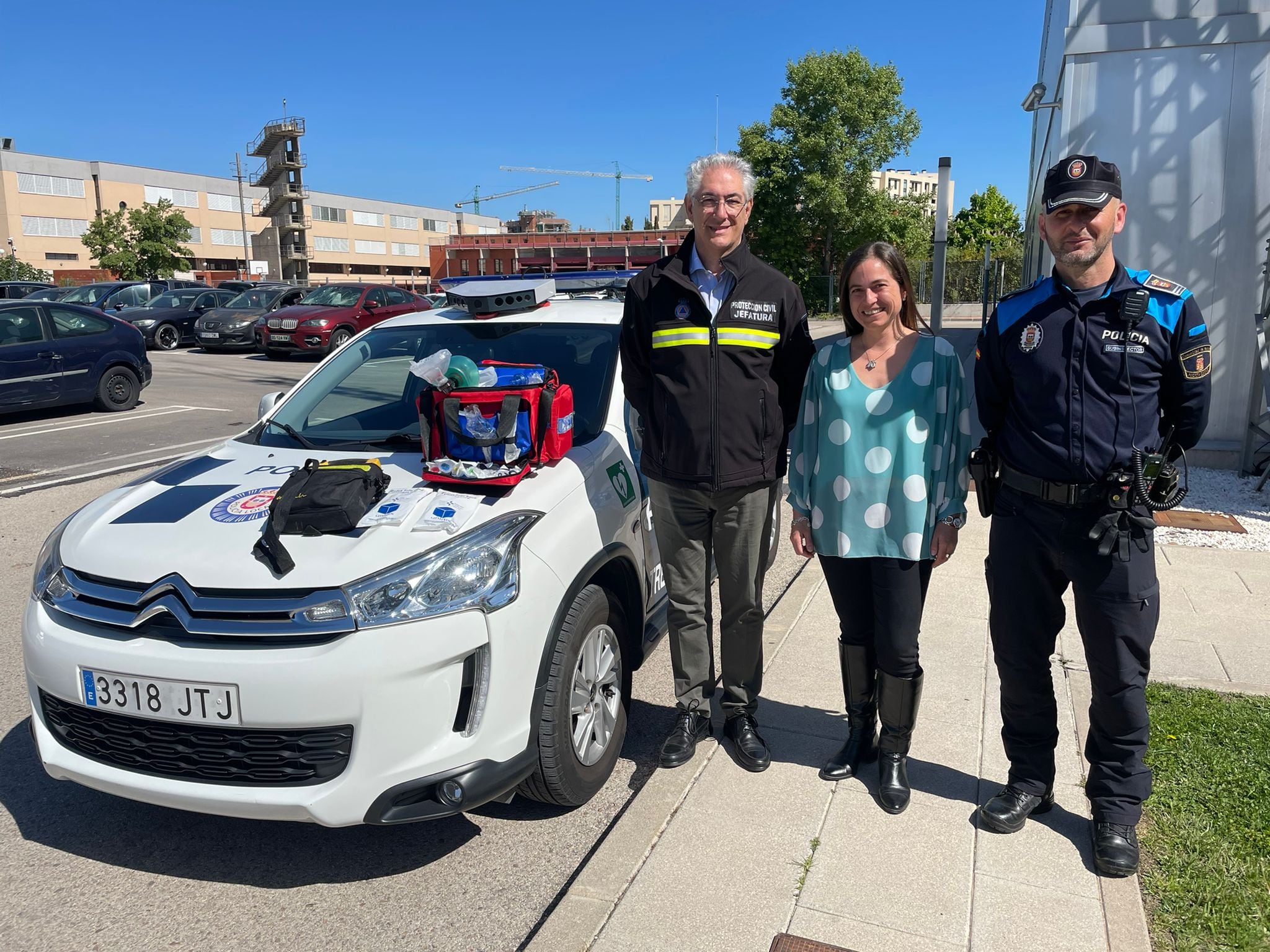 Los coches de Policía Local en Tres Cantos ya cuentan con su propio botiquín de primeros auxilios