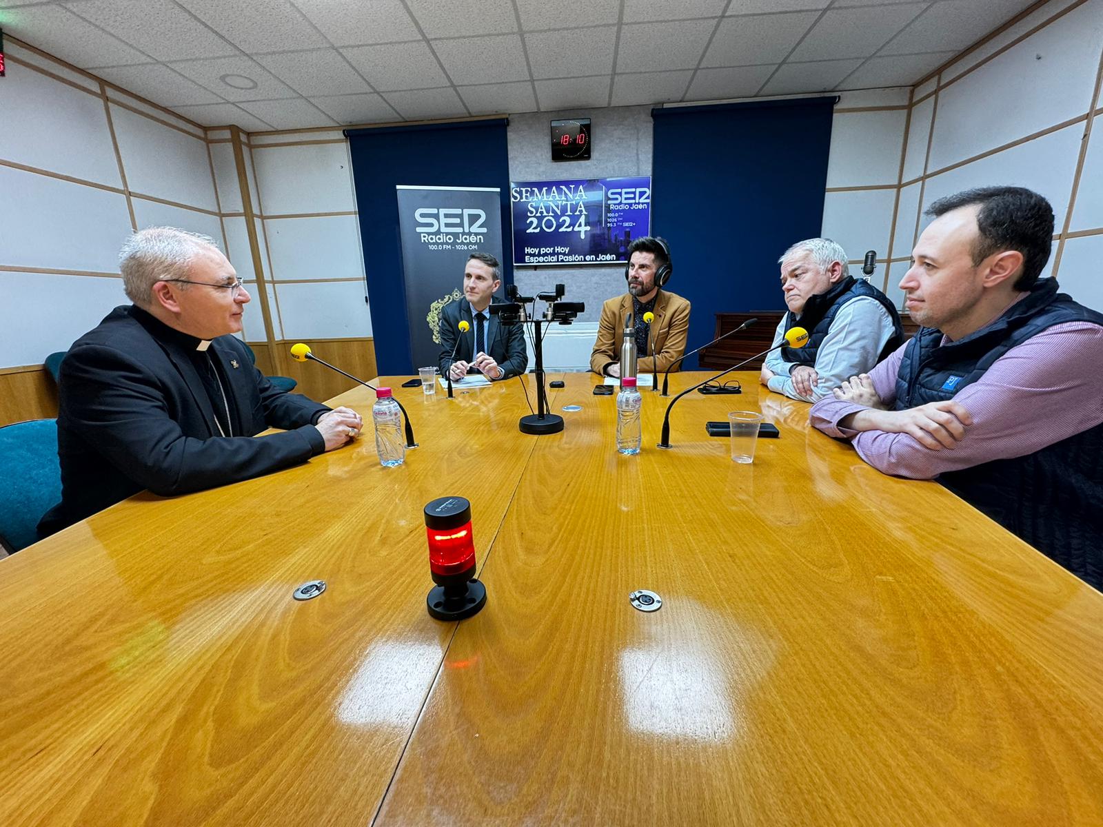 El obispo de Jaén, Sebastián Chico Martínez, en una entrevista para Hoy por Hoy &#039;Especial Pasión en Jaén&#039;