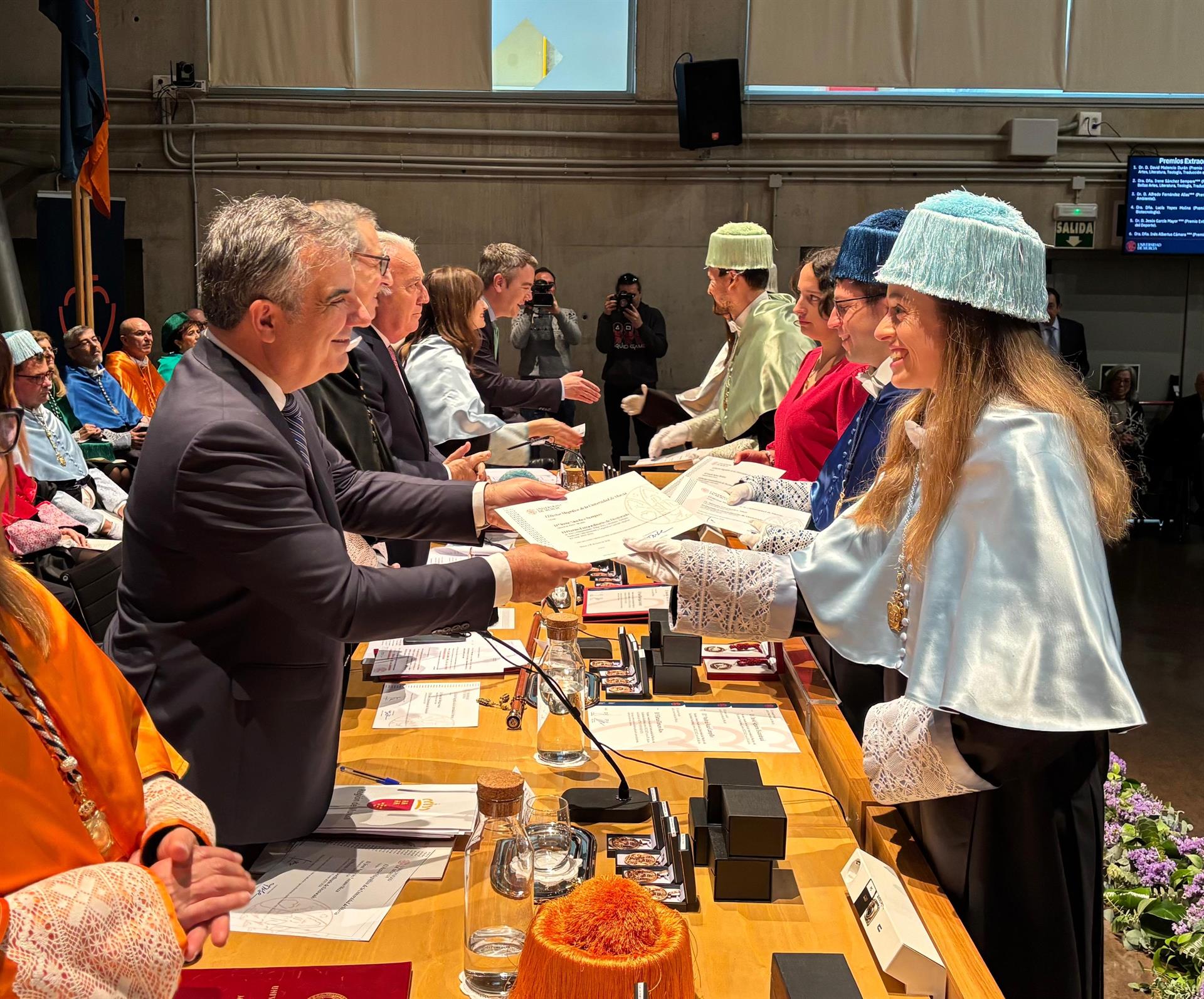 El consejero de Medio Ambiente, Universidades, Investigación y Mar Menor, Juan María Vázquez, durante la entrega de distinciones en el acto académico organizado por la Universidad de Murcia con motivo de la festividad de Santo Tomás de Aquino