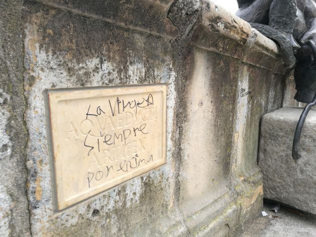 Pintada en la placa del diablillo