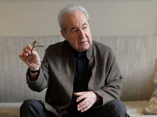 El escritor irlandés John Banville durante una entrevista con la agencia EFE este miércoles en Madrid