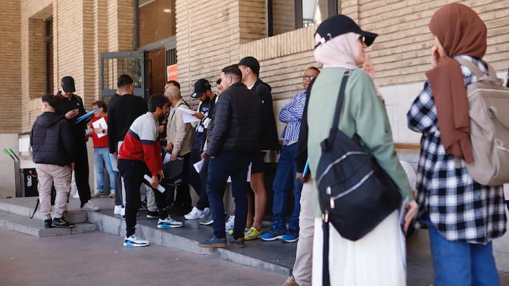 Bilbao activa una oficina especial para la regularización de migrantes: cómo pedir cita y quién necesita el informe clave