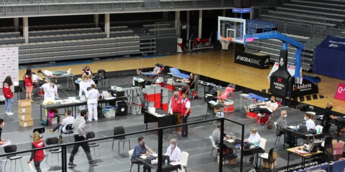 Campanya de donació de sang impulsada pel MoraBanc Andorra i la Creu Roja el 2021.