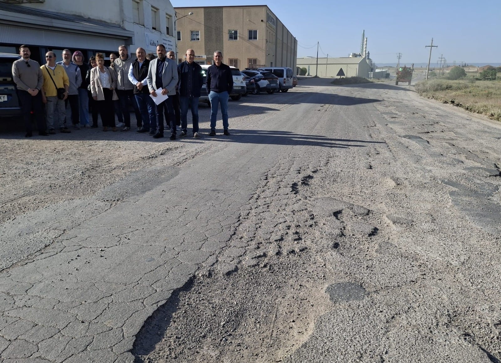Aspecto de la carretera justo a la entrada del Polígono industrial de Sariñena, motivo de la concentración de protesta