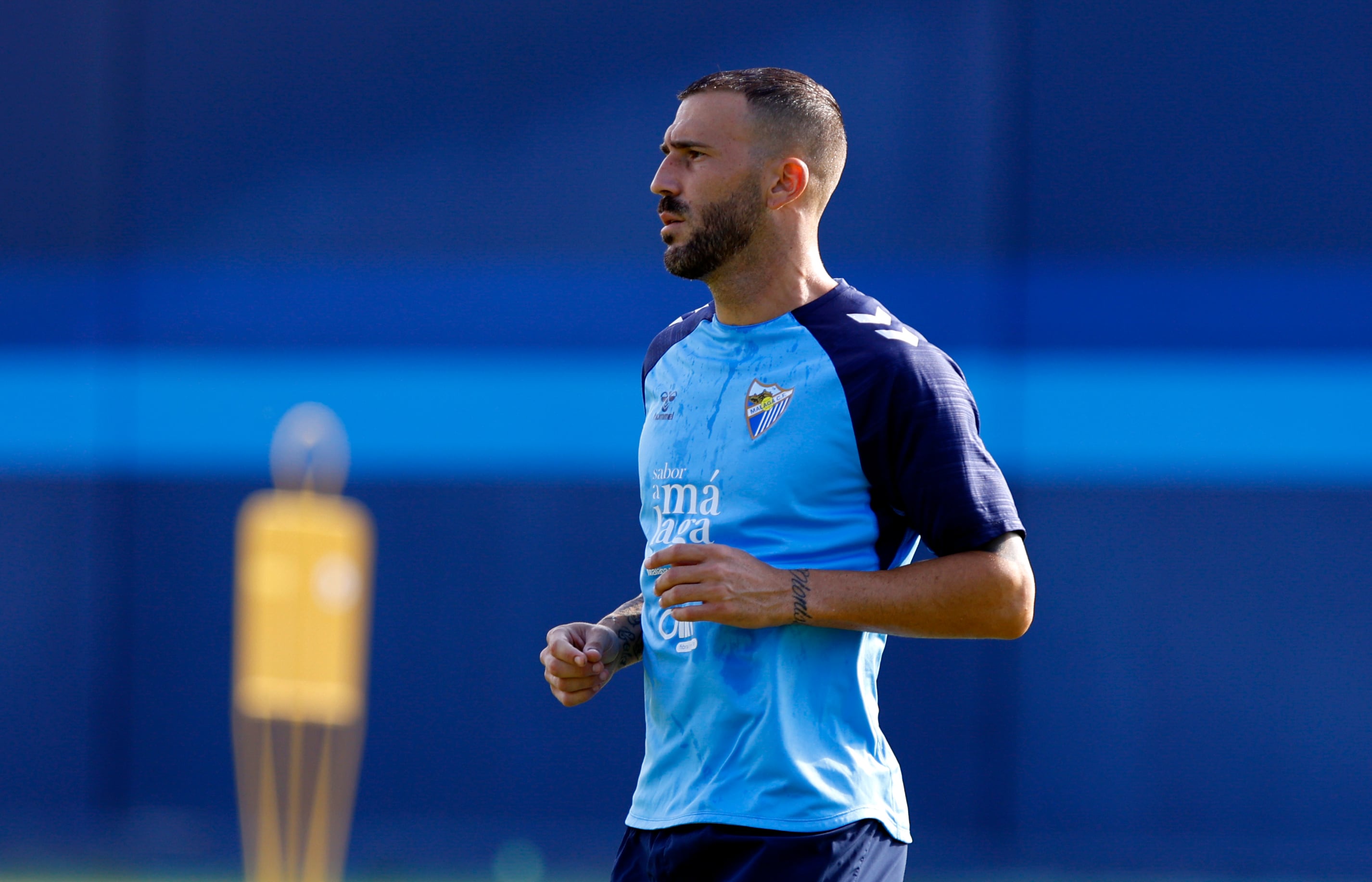 Dioni, en un entrenamiento del Málaga