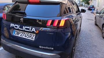 Detenido un joven en València por romper las ventanillas de 25 coches para robar en su interior