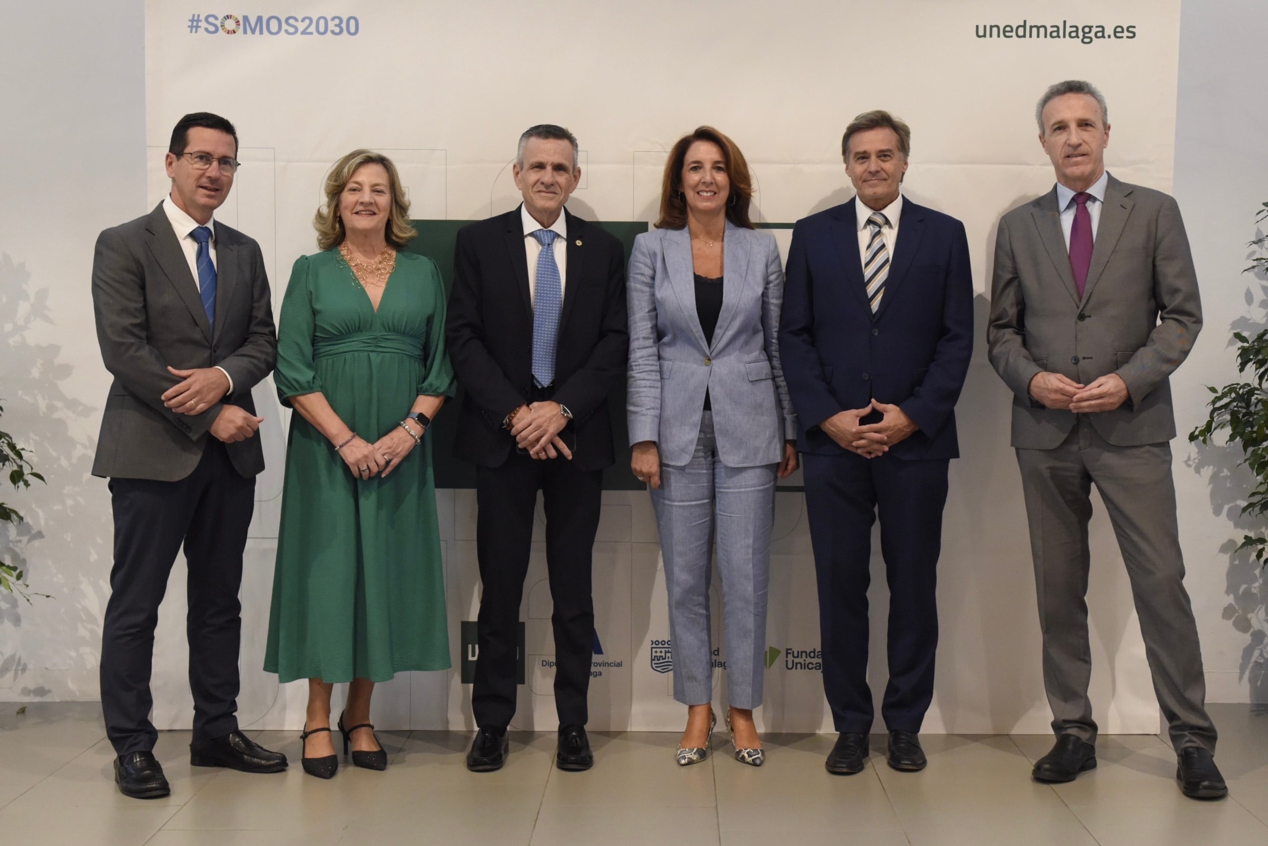  UNED ha celebrado este lunes la apertura en Málaga del curso académico 2024-2025 con un acto en el auditorio Edgar Neville, que ha contado con la participación, entre otros, de Jesús de Andrés Sanz, vicerrector de Centros Asociados de la UNED, y Mabel López García, secretaria general de UNED Málaga.