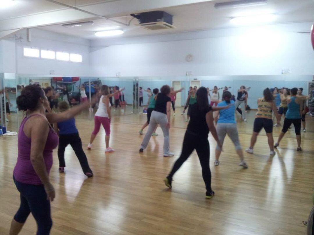 Sesión de deporte en sala.